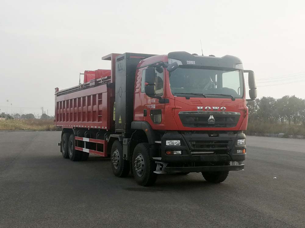 豪沃牌 558马力 前四后八 换电式纯电动自卸汽车(ZZ3317V526GZ1SBEV)