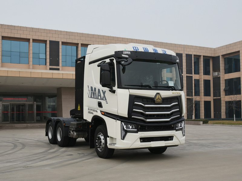 豪沃牌 490马力 换电式纯电动牵引汽车(ZZ4257V424KZ1SBEV)