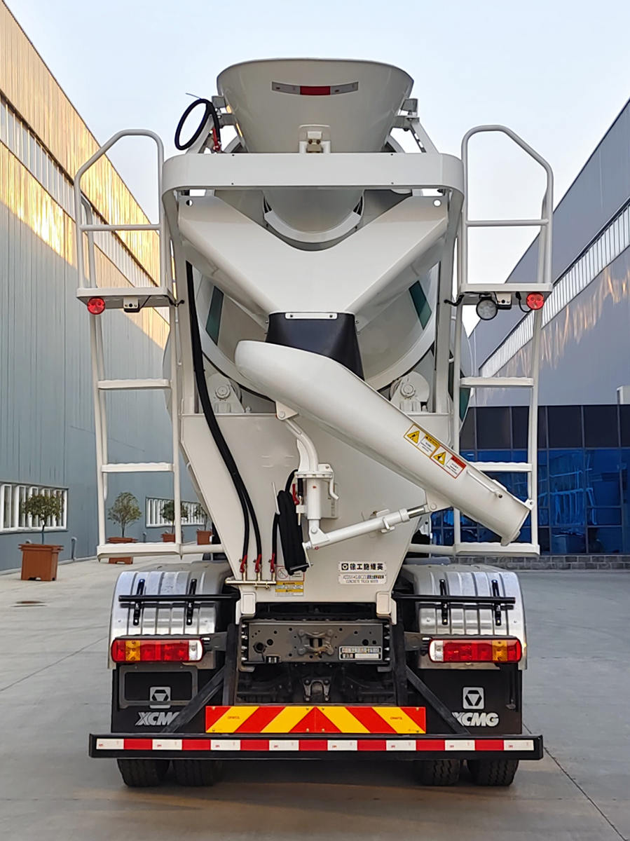 徐工牌XZS5314GJBCZ5混凝土攪拌運(yùn)輸車公告圖片