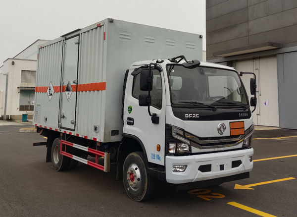 楚胜牌CSC5095XZW6杂项危险物品厢式运输车