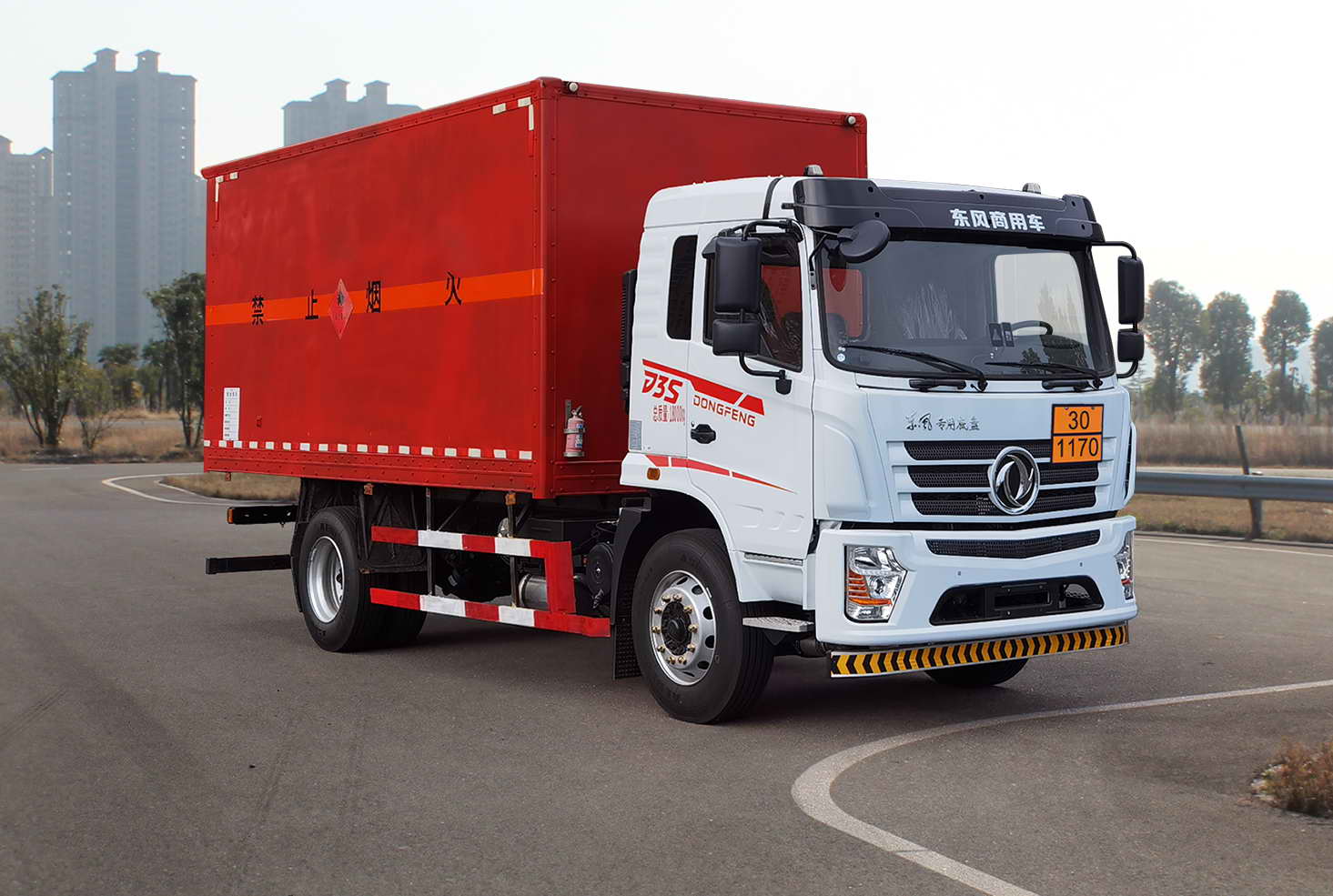东风牌DFV5183XRYGP6D易燃液体厢式运输车