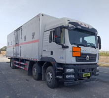 爆破器材运输车