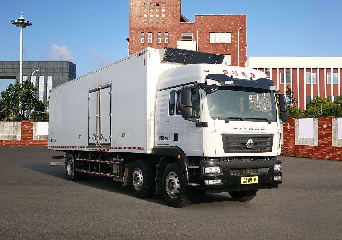 汕德卡牌ZZ5266XLCN56CGF1KB冷藏车