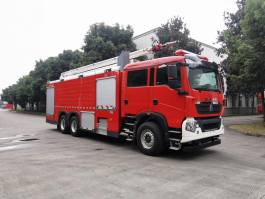 举高喷射消防车