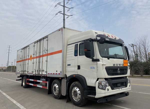楚胜牌CSC5267XQYZ6爆破器材运输车