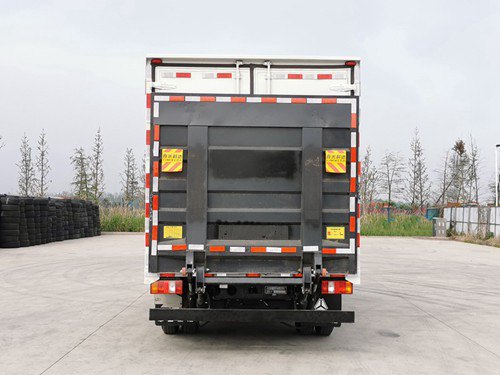 豪曼牌ZZ5048XXYF17FB4廂式運輸車公告圖片