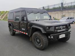 越野厢式运输车