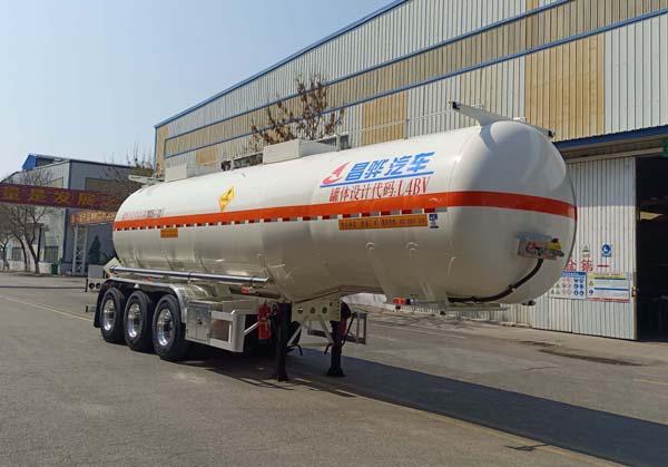 昌骅牌10.6米33.7吨3轴氧化性物品罐式运输半挂车(HCH9406GYW32)