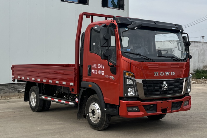 豪沃牌 131马力 载货汽车(ZZ1047F3315F140)