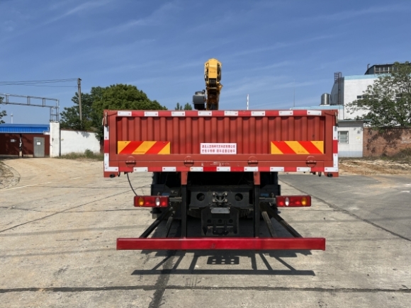 猛卡士特牌XCL5250JSQL6隨車起重運(yùn)輸車公告圖片