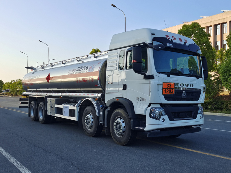 楚胜牌CSC5329GYYLZ6A铝合金运油车