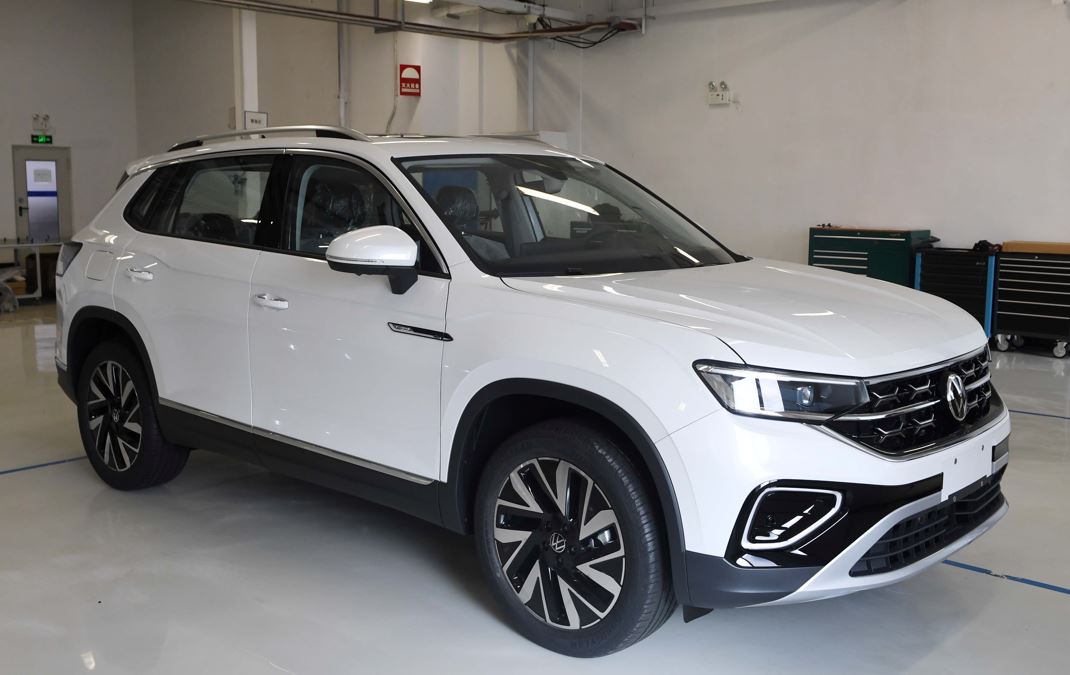 大众牌4.6米5座多用途乘用车(FV6462HBDEG)