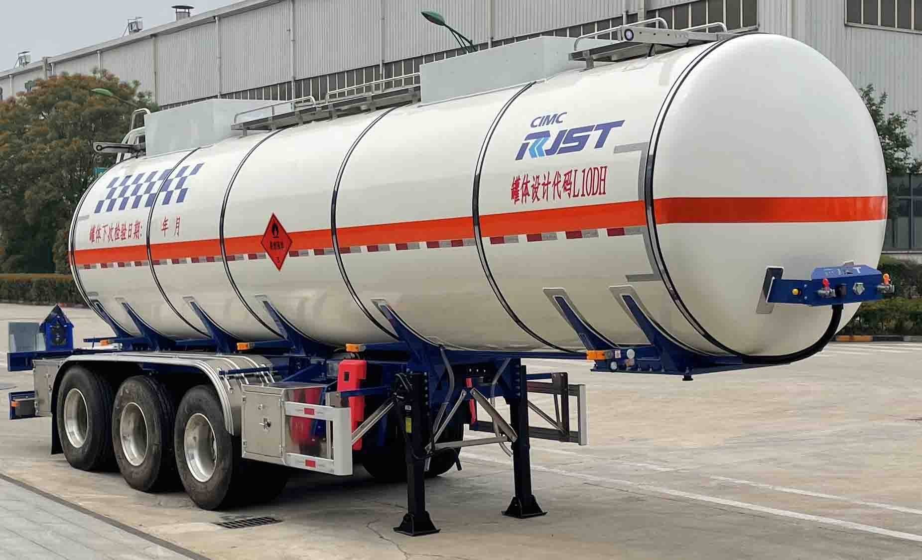 瑞江牌10.9米33.2吨3轴易燃液体罐式运输半挂车(WL9405GRYD28Y)