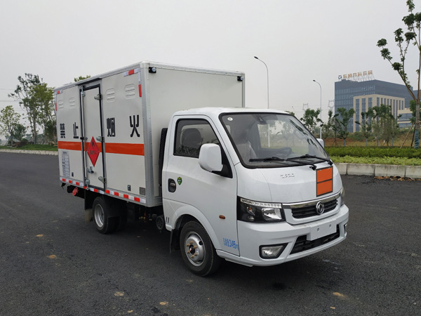 楚胜牌CSC5035XRQ6易燃气体厢式运输车