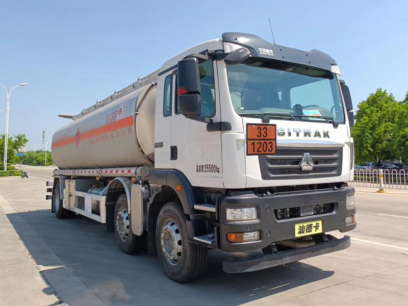 楚胜牌CSC5262GYYLZK6铝合金运油车