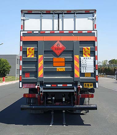 順風(fēng)智造牌SFZ5320XRYCAJK6易燃液體廂式運(yùn)輸車公告圖片