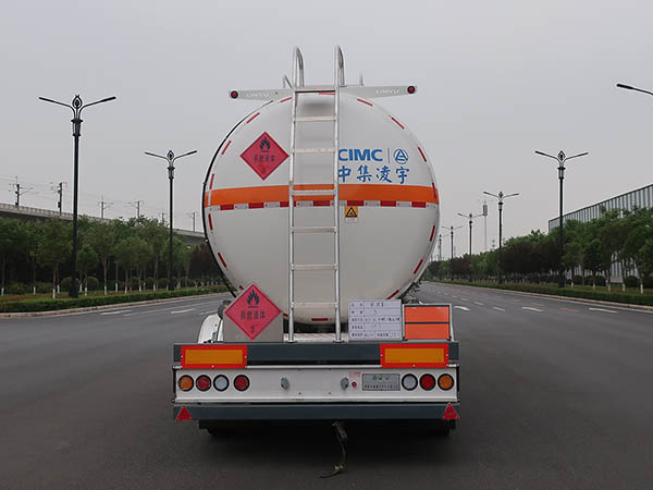 易燃液体罐式运输半挂车图片