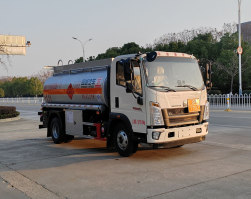 运油车