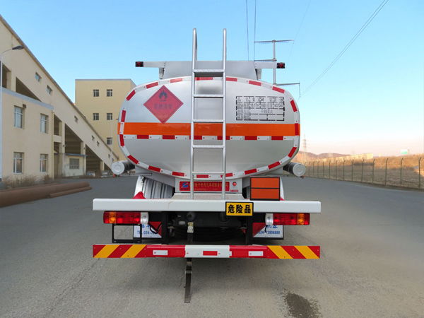 陸平機器牌LPC5265GYYC6運油車公告圖片