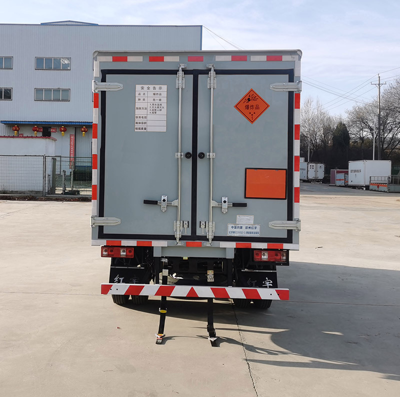 紅宇牌HYJ5040XQY-CA爆破器材運(yùn)輸車(chē)公告圖片