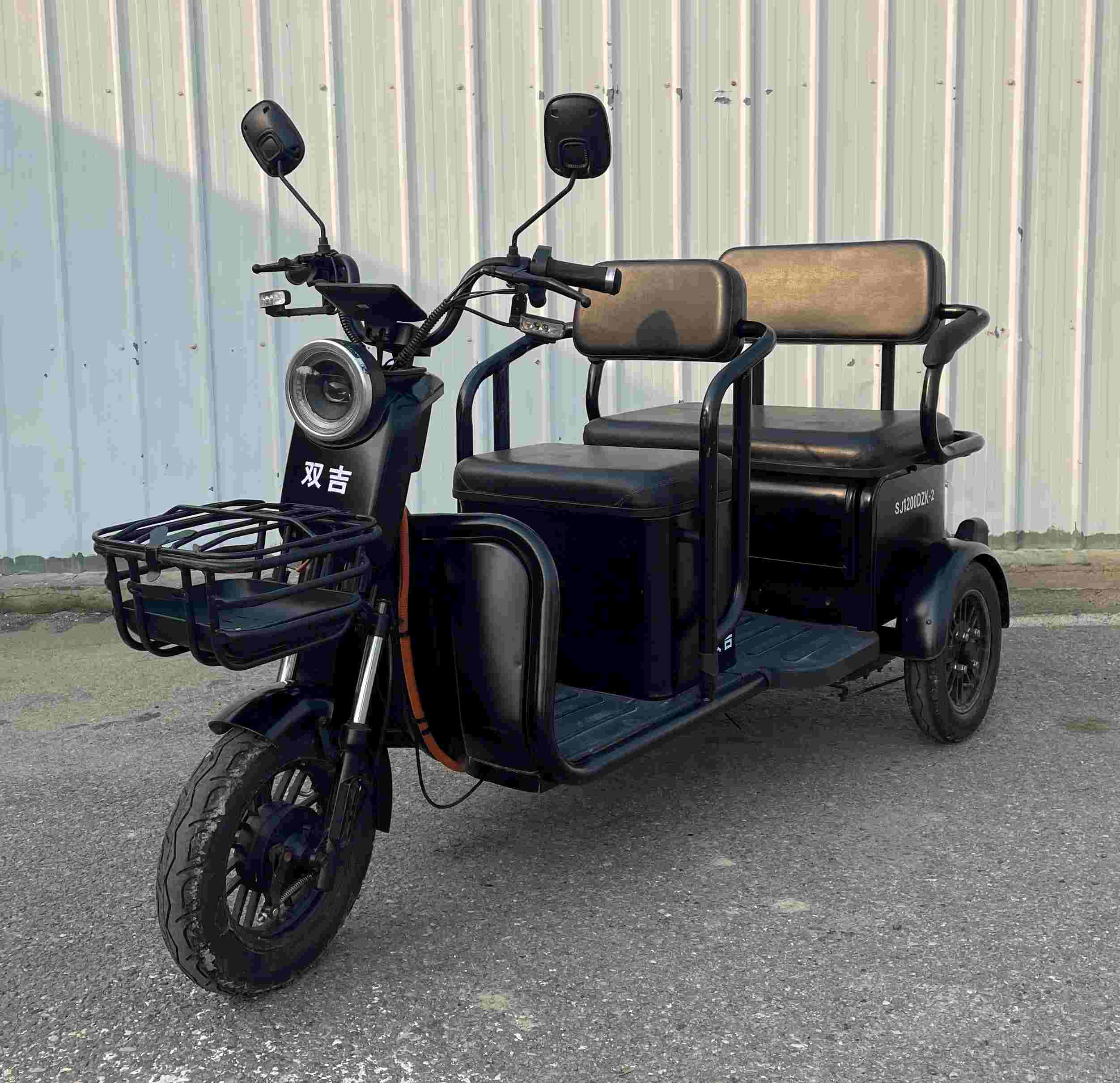 电动正三轮摩托车