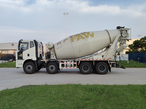 解放牌CA5310GJBP62K1T4A1E6混凝土攪拌運(yùn)輸車(chē)公告圖片