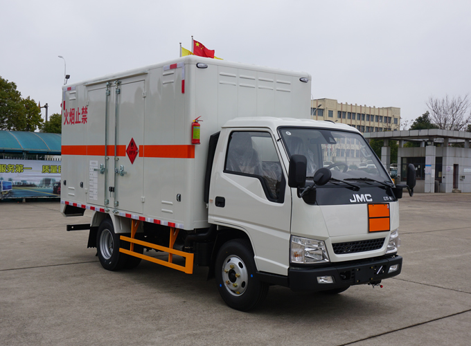 江铃江特牌JMT5040XRQXC26易燃气体厢式运输车