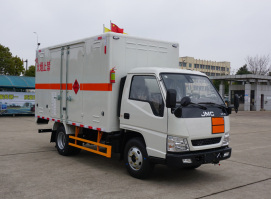 江铃江特牌JMT5040XRQXC26易燃气体厢式运输车