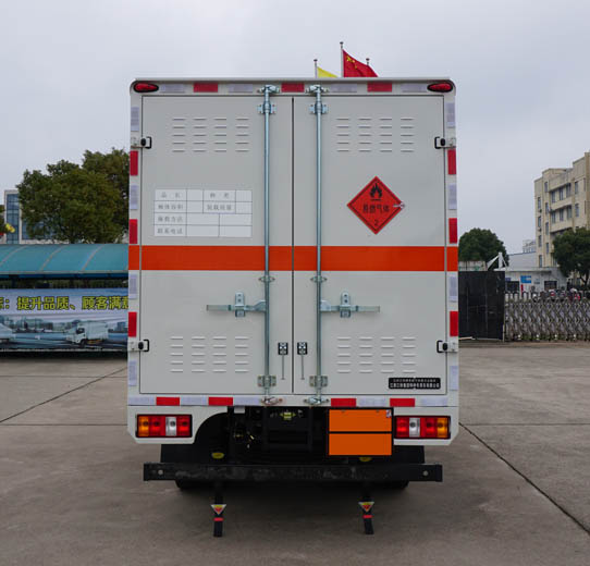 江鈴江特牌JMT5040XRQXC26易燃?xì)怏w廂式運(yùn)輸車(chē)公告圖片
