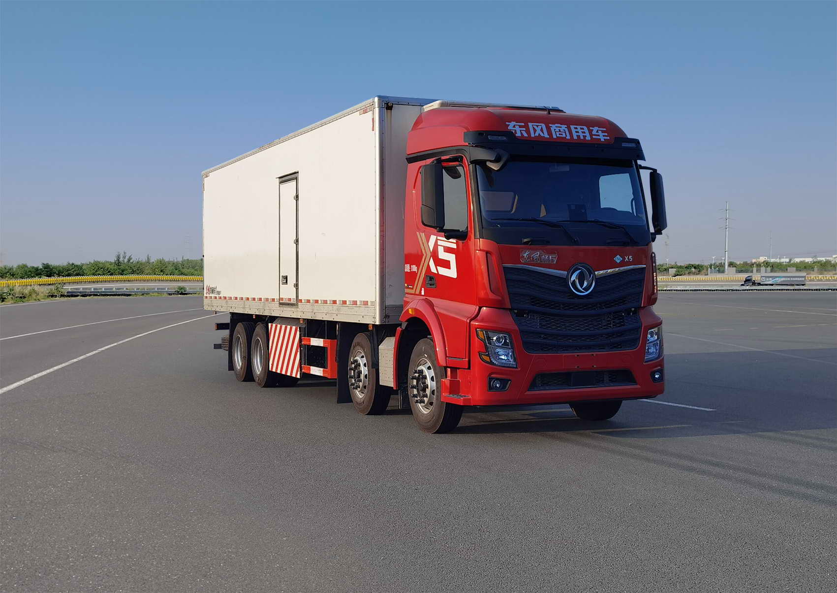 东风牌DFV5318XLCGP6C冷藏车