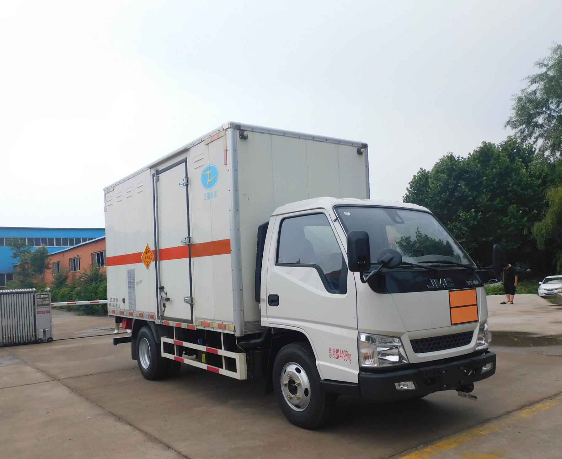 春星牌ZZT5041XQY-6爆破器材运输车