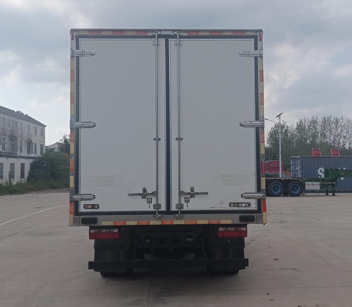 解放牌CA5120XLCP40K46L3E6A84冷藏车公告图片