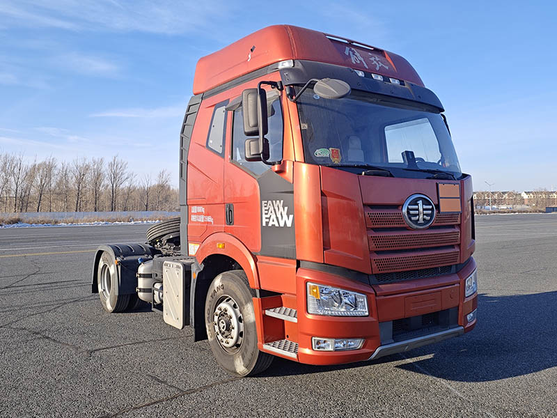 解放牌 424马力 危险品运输半挂牵引车(CA4180P66K24E6Z)