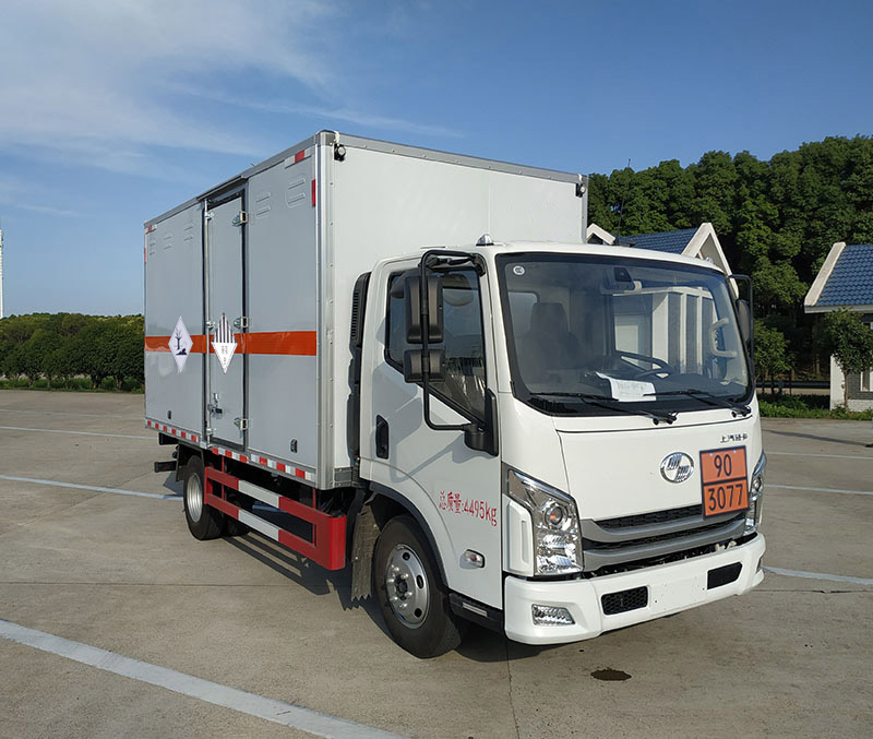 顺风智造牌SFZ5045XZWS6杂项危险物品厢式运输车