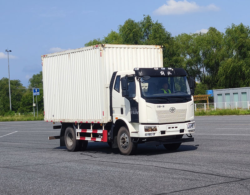 解放牌CA5140XXYP62K1LE6Z厢式运输车