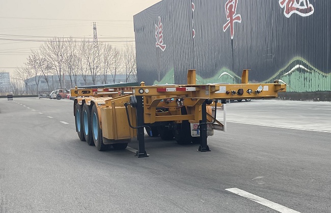 祥菏牌7.9米35.7吨3轴集装箱运输半挂车(JJN9404TJZ)