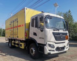 爆破器材运输车