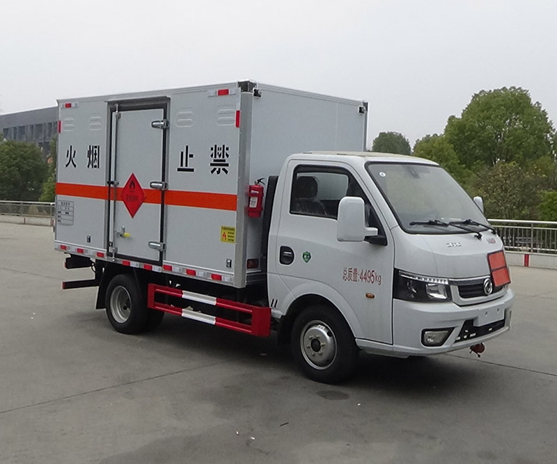 程力牌CL5040XRY6BXW易燃液体厢式运输车