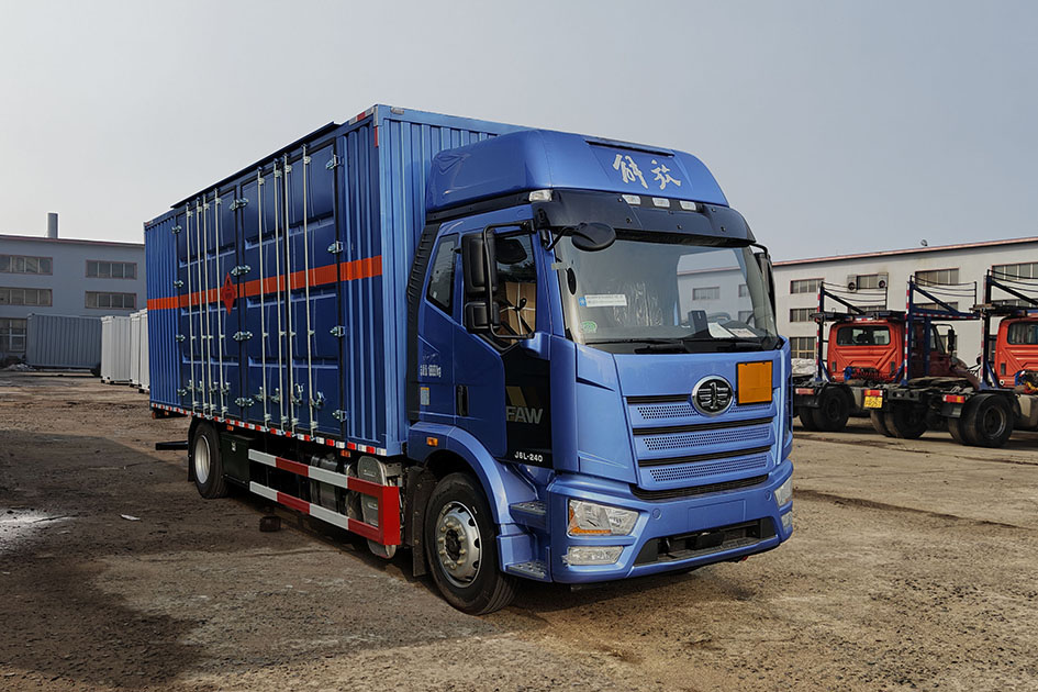 天野牌STY5180XRY易燃液体厢式运输车