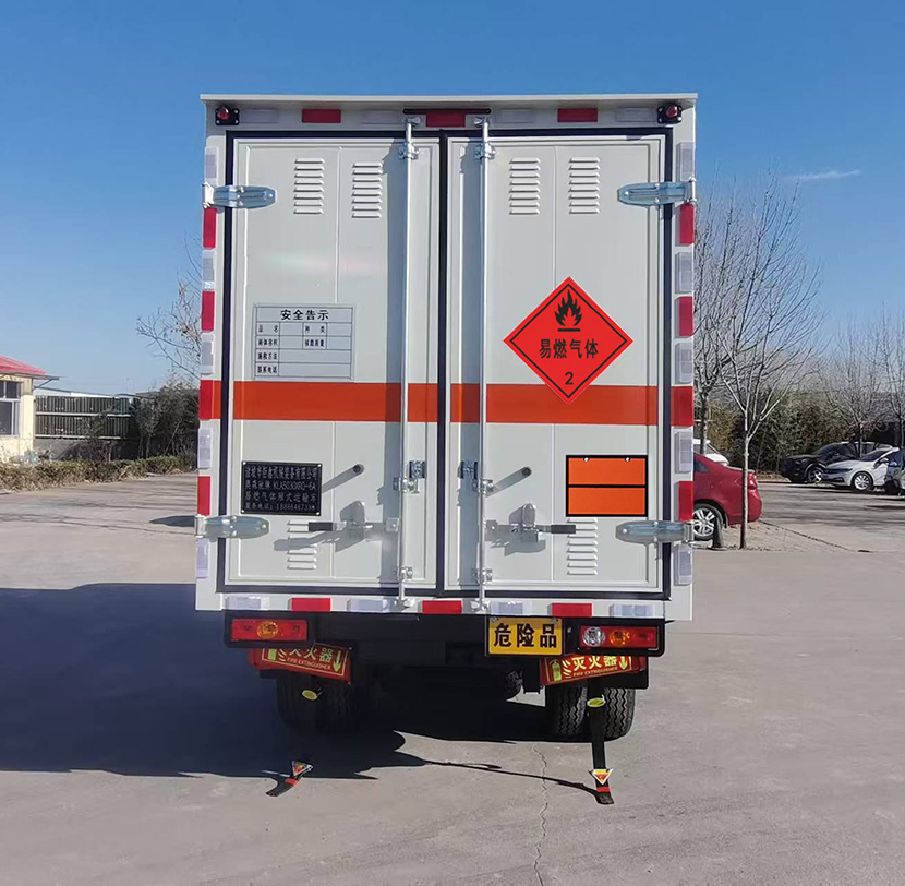 奧森馳牌KLA5030XRQ-6A易燃?xì)怏w廂式運(yùn)輸車公告圖片