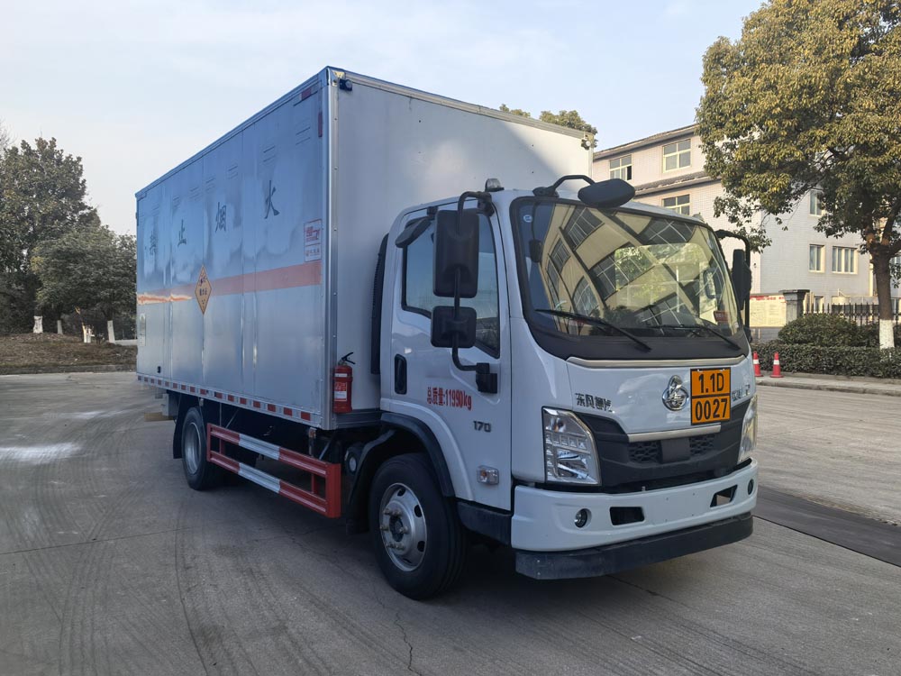 楚飞牌CLQ5120XQY6LZ爆破器材运输车