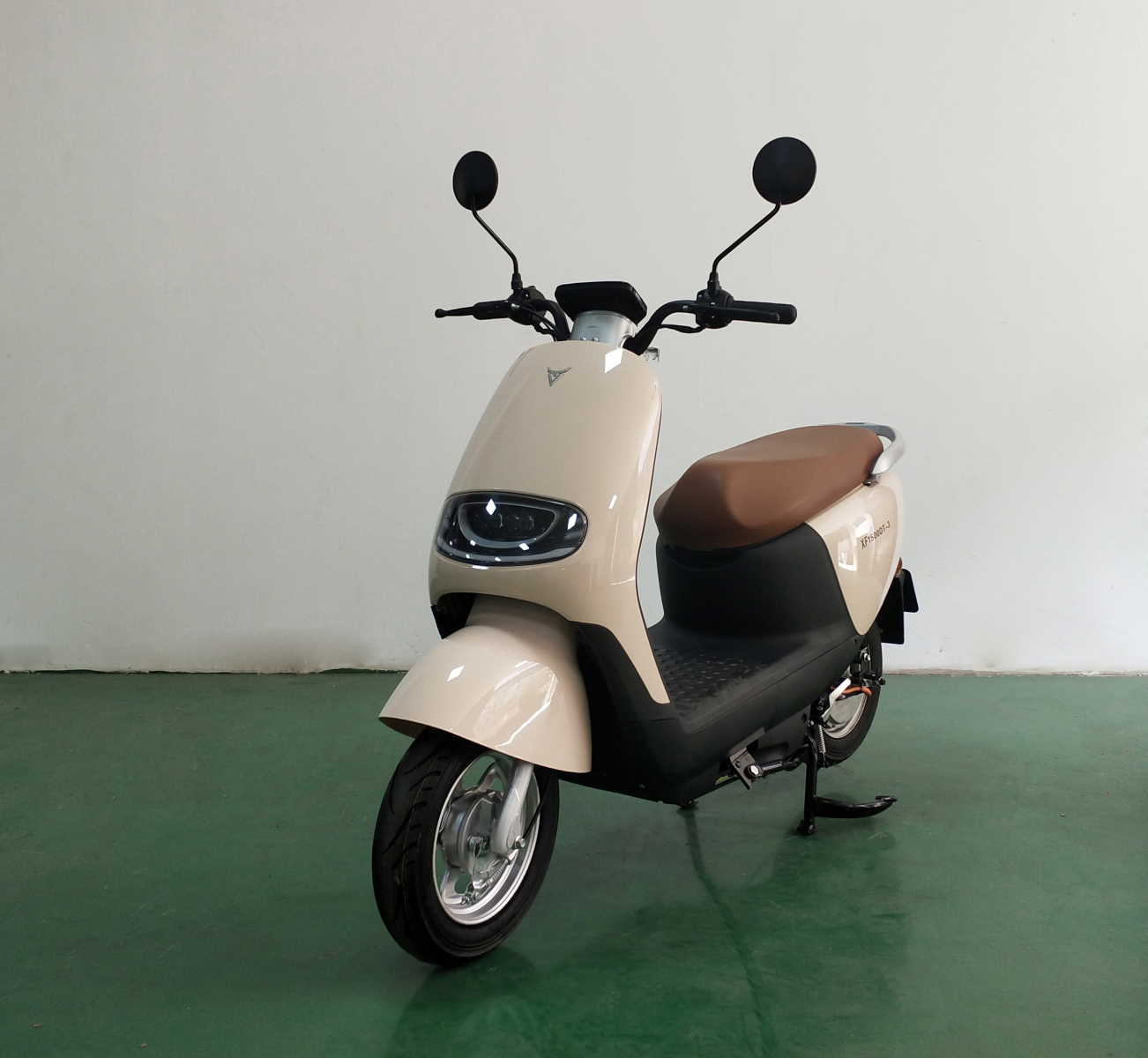 XF1500DT-3 世纪雄风牌纯电动前盘式/鼓式后鼓式电动两轮摩托车图片