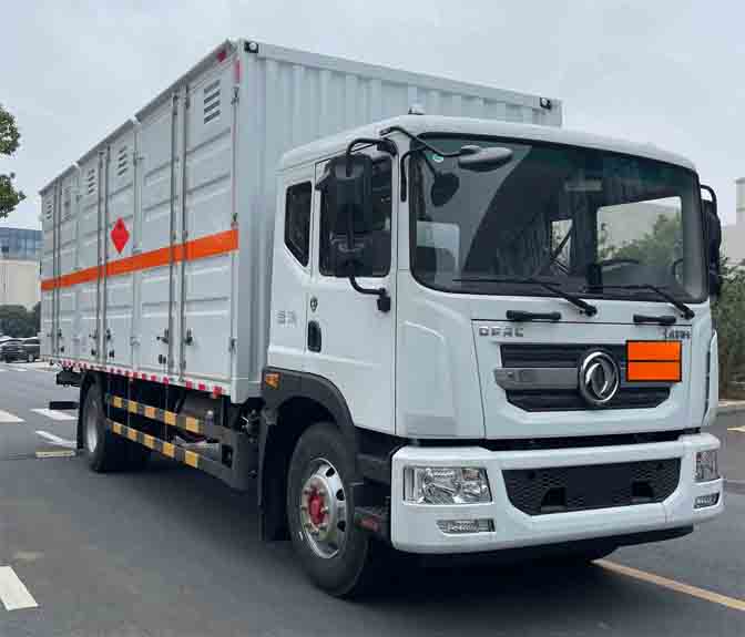 襄鑫鼎牌XDV5175XRQEQ6易燃气体厢式运输车