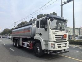 易燃液体罐式运输车