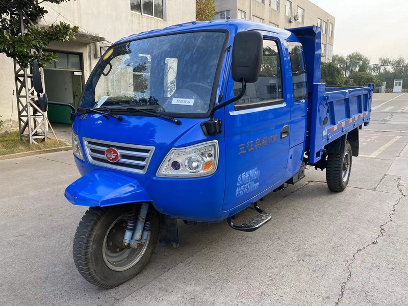 五征牌 26马力 自卸三轮汽车(7YPJZ-17100PDV4N4)