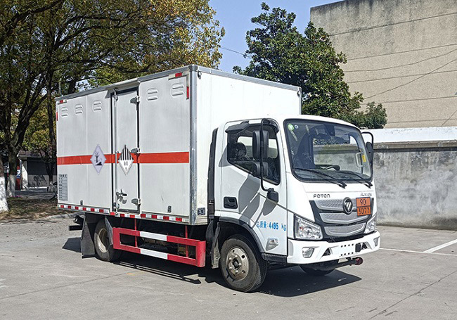 顺风智造牌SFZ5045XZWB6杂项危险物品厢式运输车