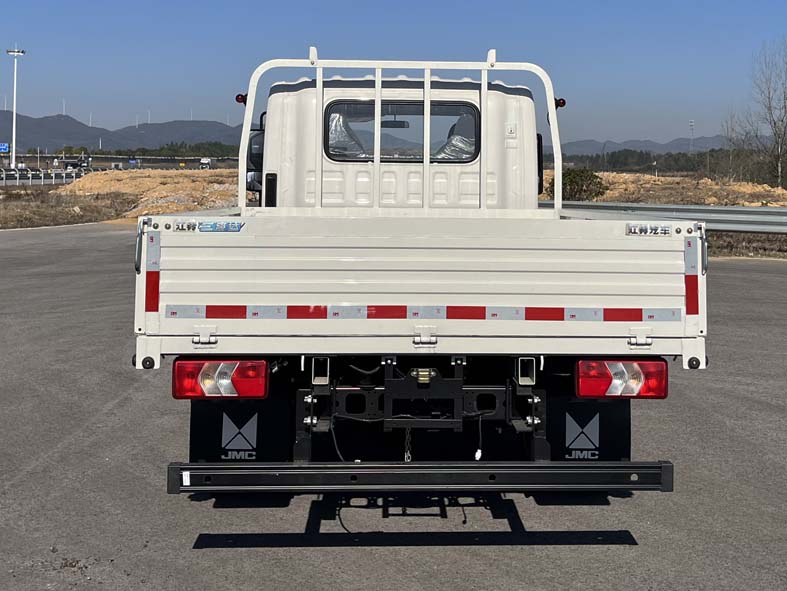 JX1044TSGA2BEV 江铃牌184马力单桥纯电动3.2米纯电动载货汽车图片