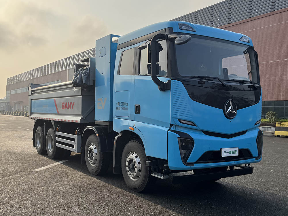 三一牌 551马力 前四后八 换电式纯电动自卸汽车(SYM3312ZZX5BEV4)