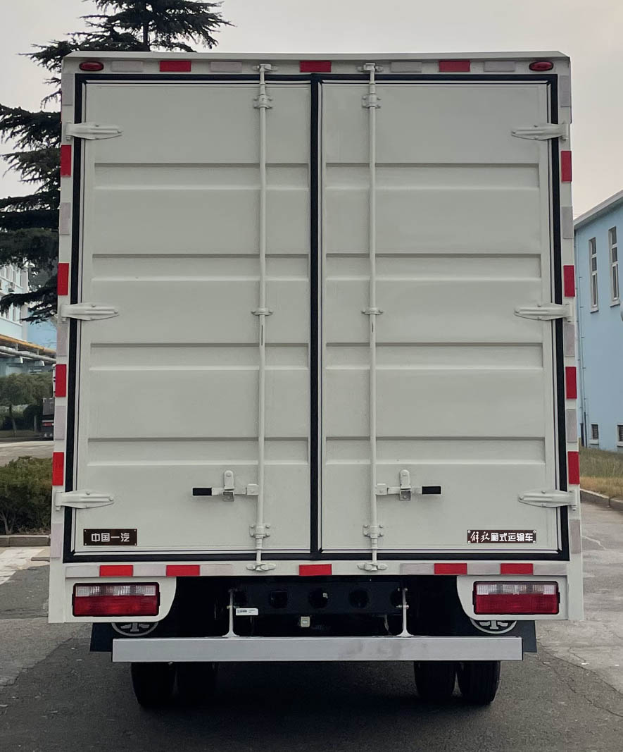 解放牌CA5080XXYP40K56L2E6A84廂式運(yùn)輸車公告圖片