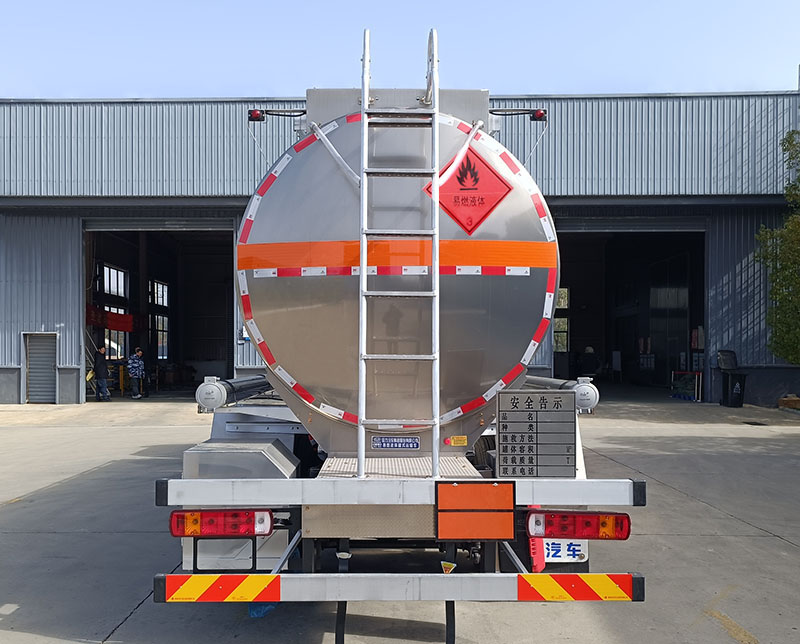 程力牌CL5261GRYCBWN易燃液體罐式運輸車公告圖片